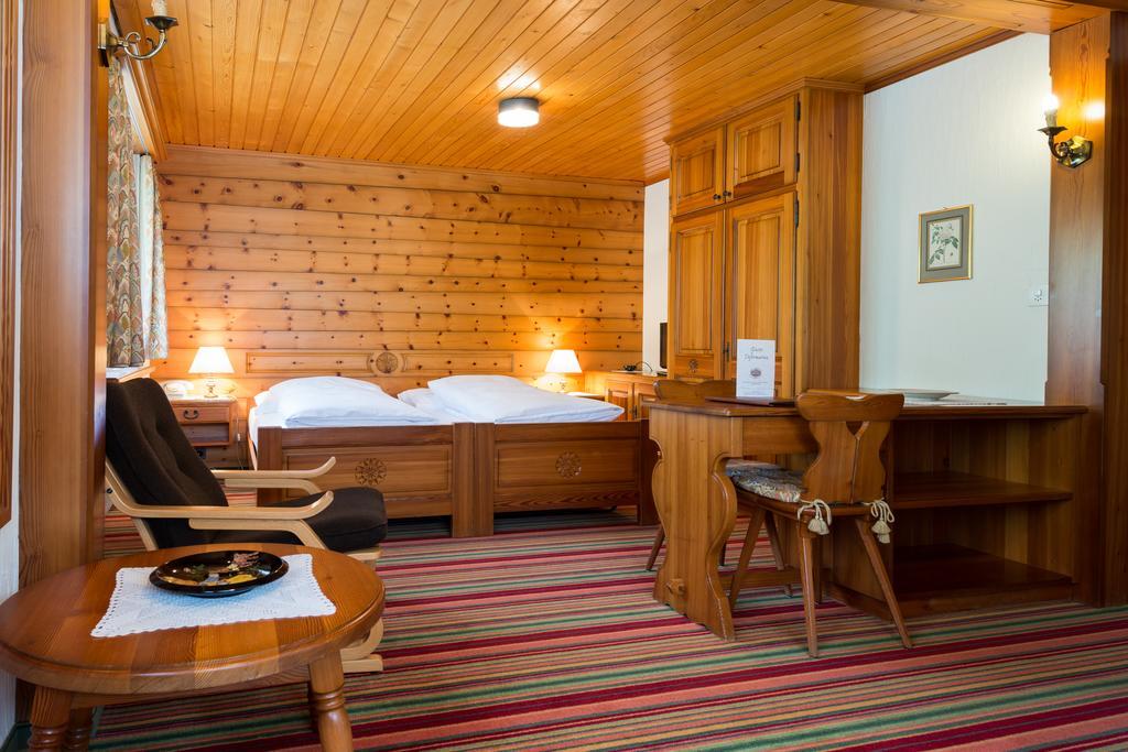 Swiss Chalet-Style Hotel Walliser Spycher Riederalp Buitenkant foto