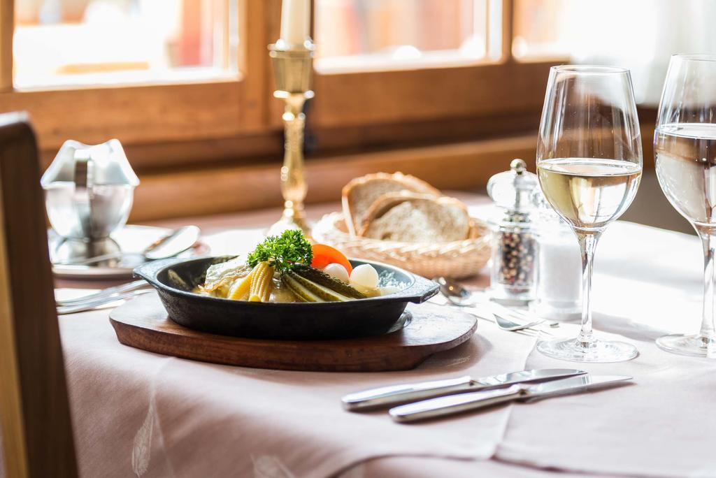 Swiss Chalet-Style Hotel Walliser Spycher Riederalp Buitenkant foto