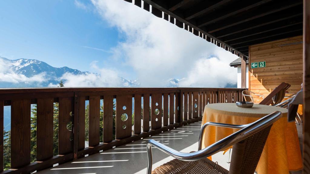 Swiss Chalet-Style Hotel Walliser Spycher Riederalp Buitenkant foto