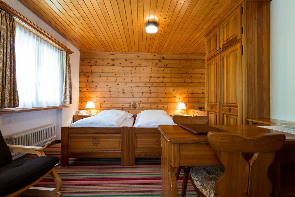 Swiss Chalet-Style Hotel Walliser Spycher Riederalp Buitenkant foto